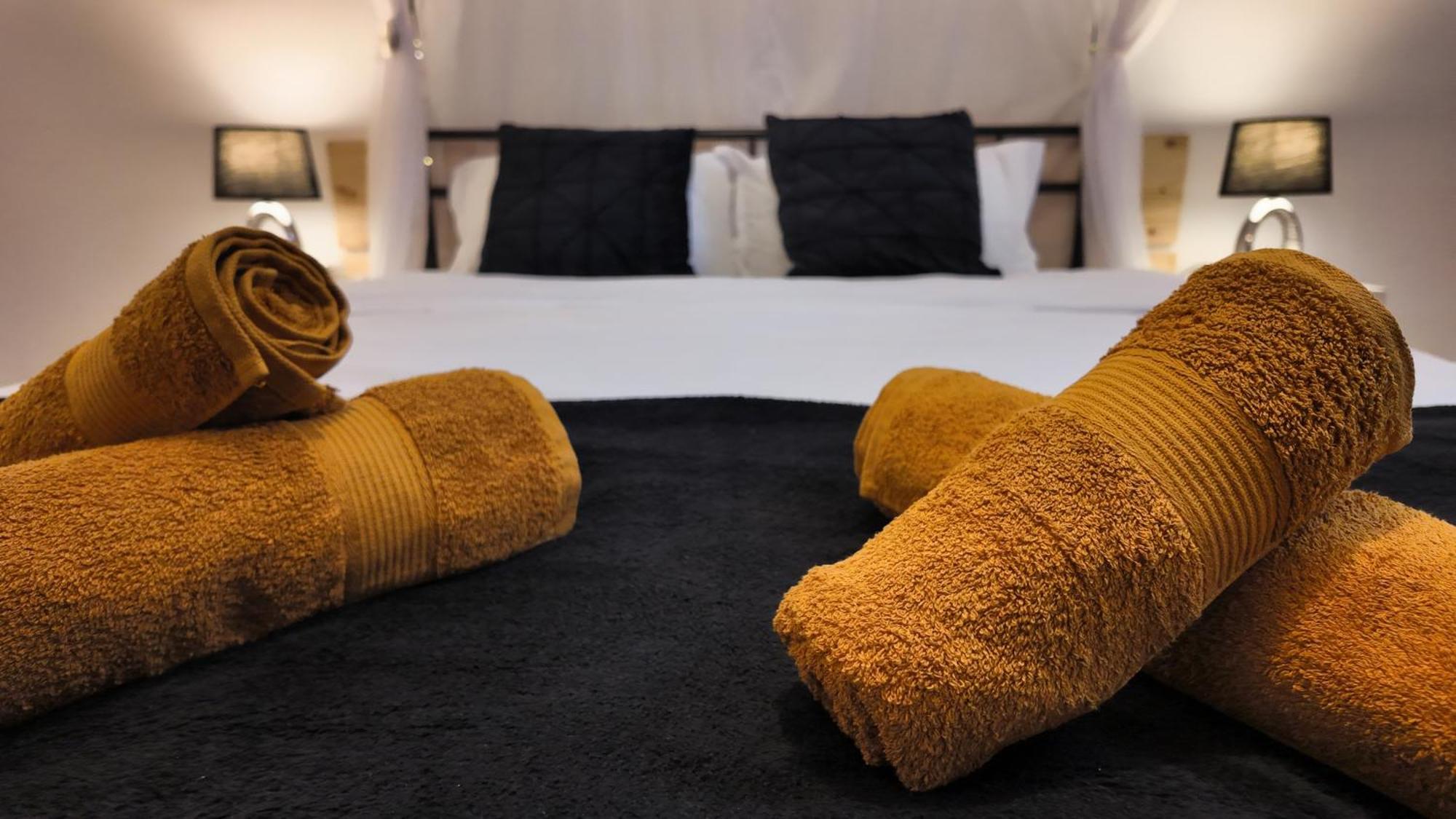 Intimo Oldtown Romantic Apartment 브라쇼브 외부 사진