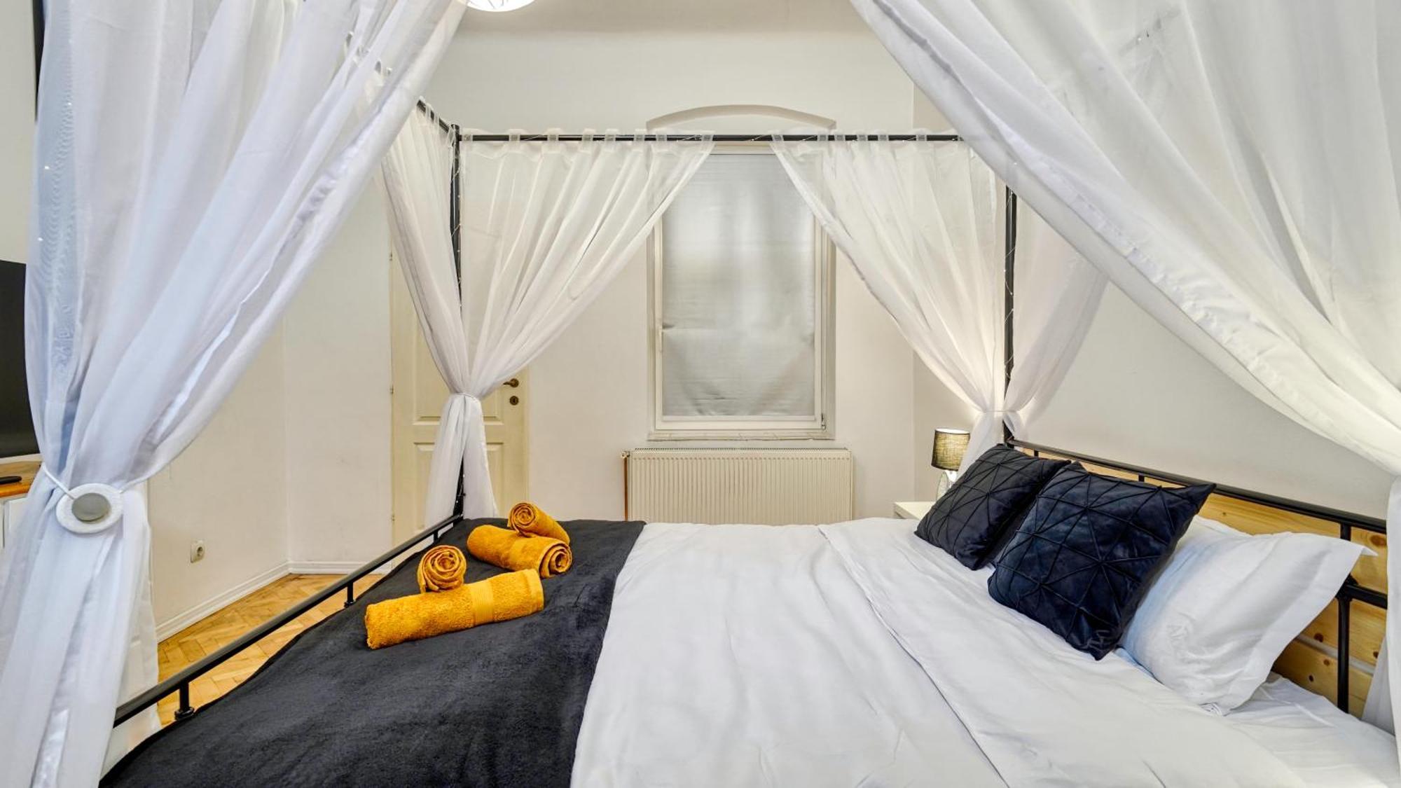 Intimo Oldtown Romantic Apartment 브라쇼브 외부 사진